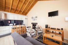 Aldeia das Adegas Wohnen und Küche