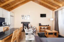 Aldeia das Adegas Wohnen und Küche