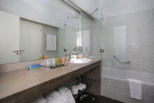 Mosteiros Place Badezimmer