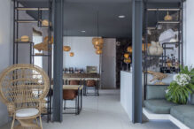 White Exclusive Suites & Villas Bar