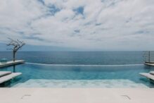 White Exclusive Suites & Villas Pool