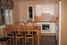 Haus Äkäsmylly Wohnraum Küche