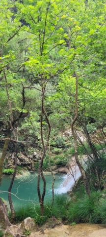 Polylimnio Wasserfälle